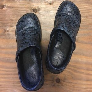 B.O.C. Peggy Clogs (Tooled) Blue, Size 9